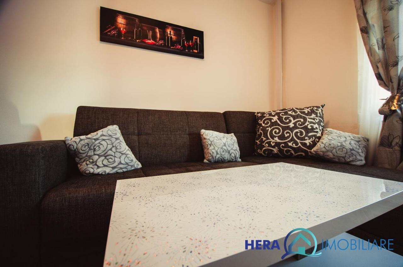 Апартаменти Alfa Apartament Living Si Dormitor Арад Екстер'єр фото