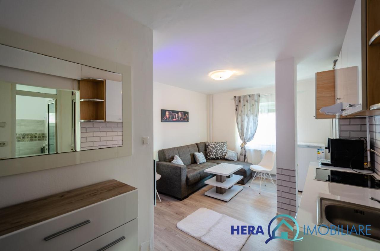 Апартаменти Alfa Apartament Living Si Dormitor Арад Екстер'єр фото